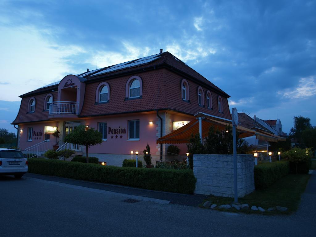 Marben Panzio Bed & Breakfast Hegyko Bagian luar foto