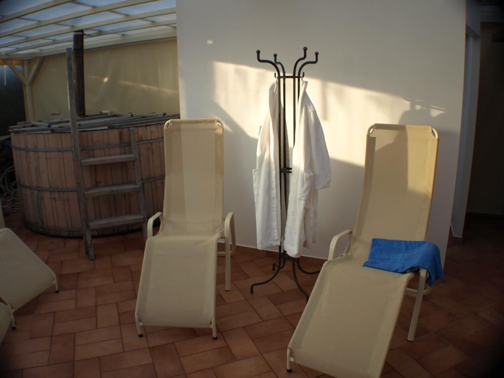 Marben Panzio Bed & Breakfast Hegyko Bagian luar foto