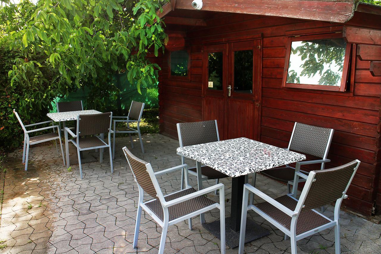 Marben Panzio Bed & Breakfast Hegyko Bagian luar foto
