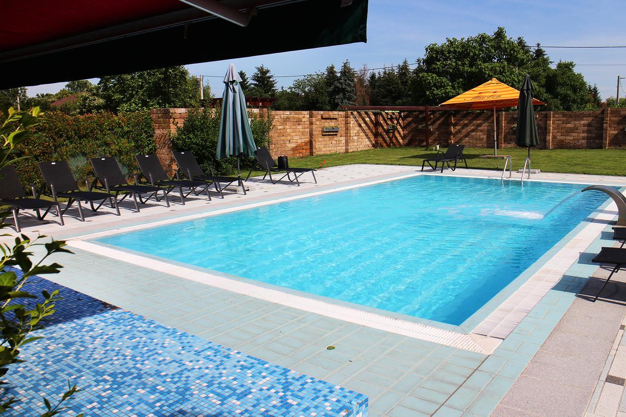 Marben Panzio Bed & Breakfast Hegyko Bagian luar foto
